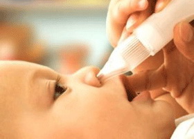 Насморк у грудничка, что делать и как лечить