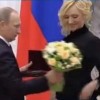 Известную певицу наградил сам Путин