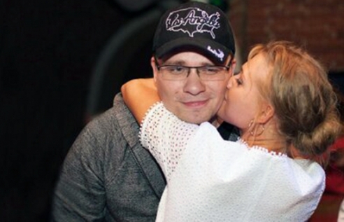 Гарик Харламов оставил жену и маленькую дочь