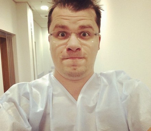 Гарик Харламов выложил фото из роддома