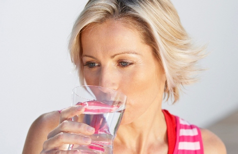 Как быстро избавиться от икоты?