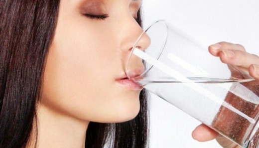 Можно ли запивать пищу?