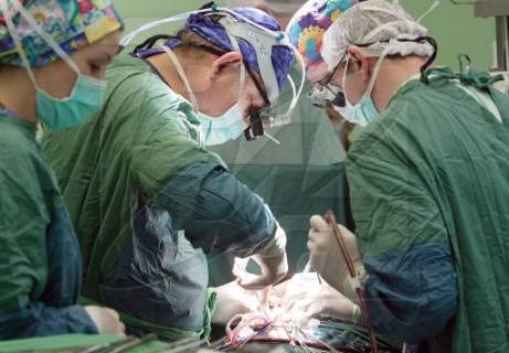 Врачи выбросили почку в урну во время трансплантации