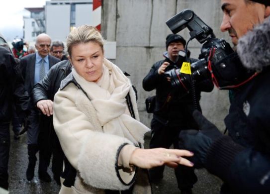 Жена Шумахера призвала оставить их семью в покое