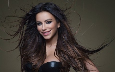 Ани Лорак 40 минут не давали разрешение на посадку