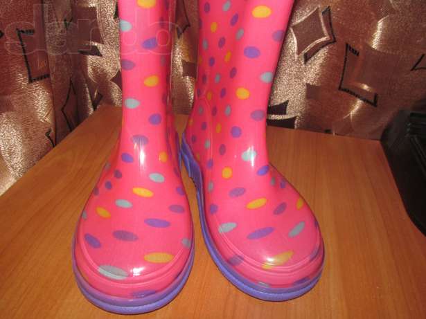 Продам яркие резиновые детские сапоги р.12 длинна стельки 20 см