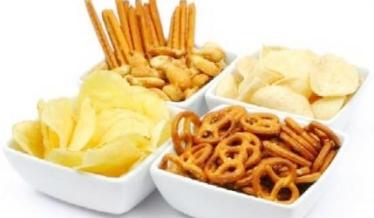 Чипсы и сухарики могут стать причиной маленького веса ребенка