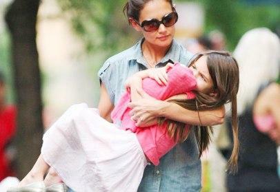 Дочь Кэти Холмс ищет сбежавшего любимца