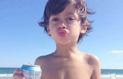 Дженнифер Лопес показала подросшего сына