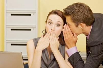 Распускание сплетен мужчин и женщин фото